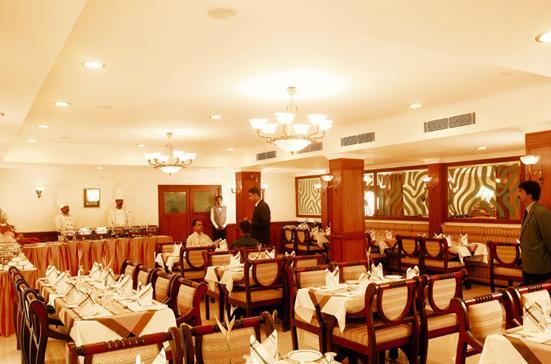 Hotel Elegance Kaladi Ngoại thất bức ảnh