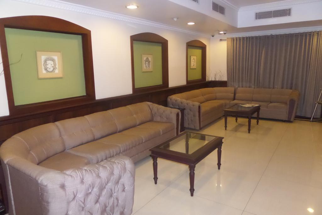 Hotel Elegance Kaladi Ngoại thất bức ảnh