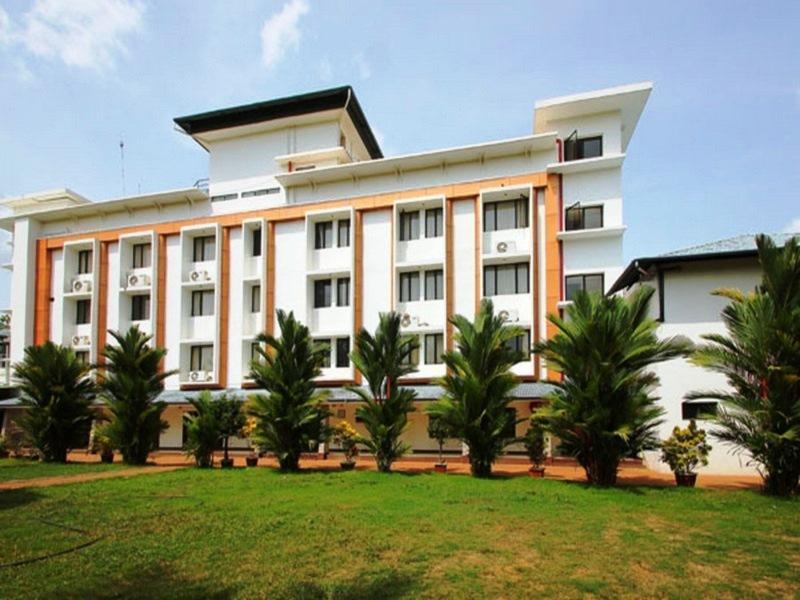 Hotel Elegance Kaladi Ngoại thất bức ảnh