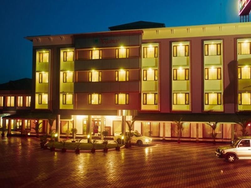 Hotel Elegance Kaladi Ngoại thất bức ảnh
